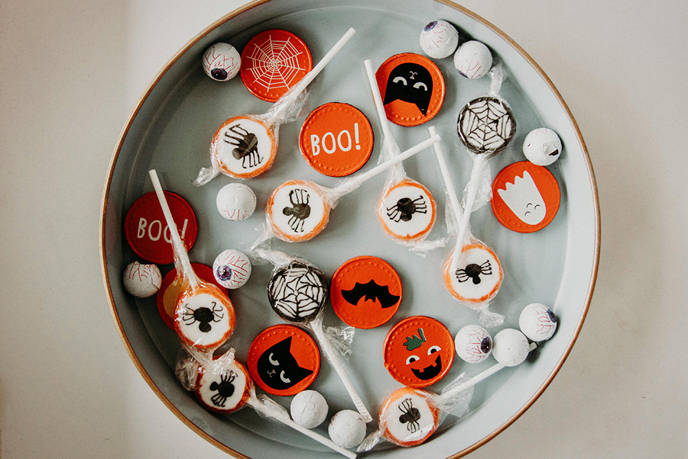 pexels-kpaukshtite-3095465_1000px Halloween Candies and Treats