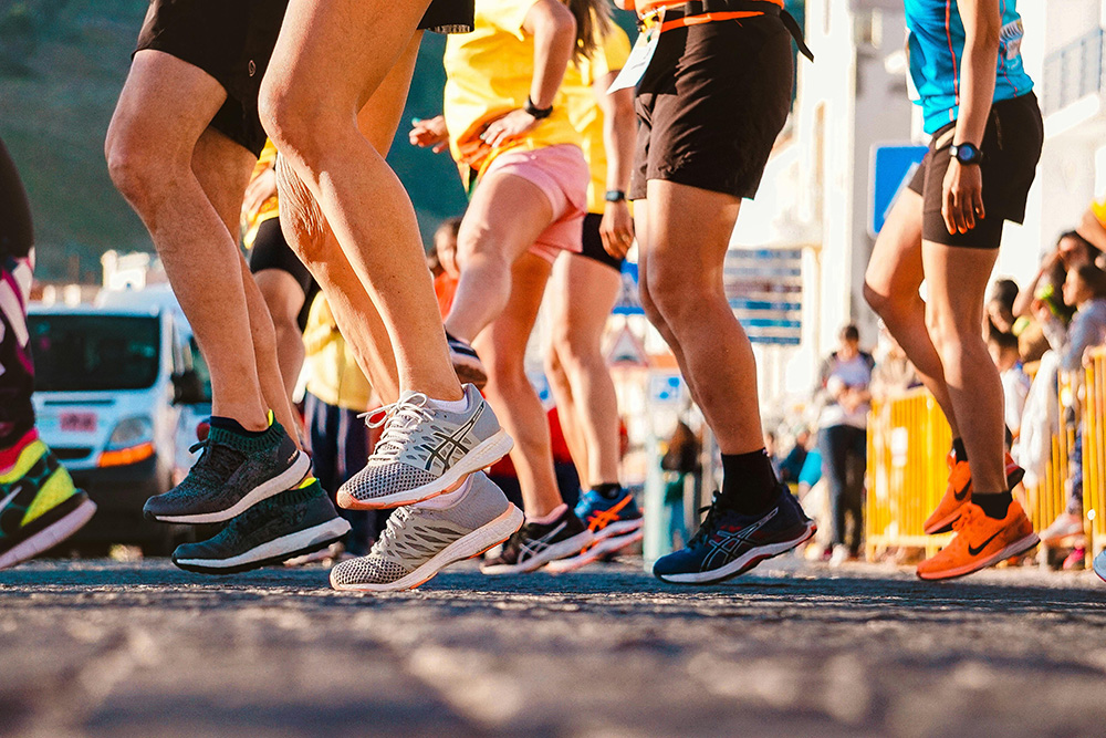 Runner roller stick, athletic roller, it band roller stick, it band roller massage sticks help runners avoid tight muscles and injuries
